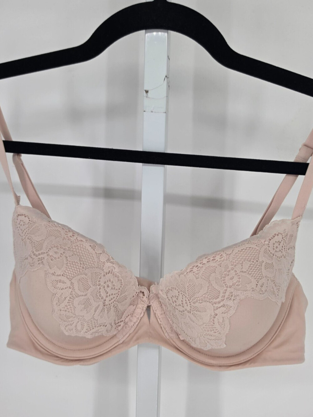 Maidenform Womens Sz 34B Padded Push Up Bra Lace Trim Beige Pink